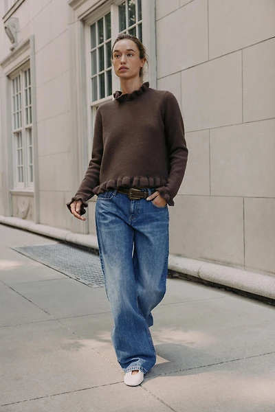 RUFFLED KNIT SWEATER