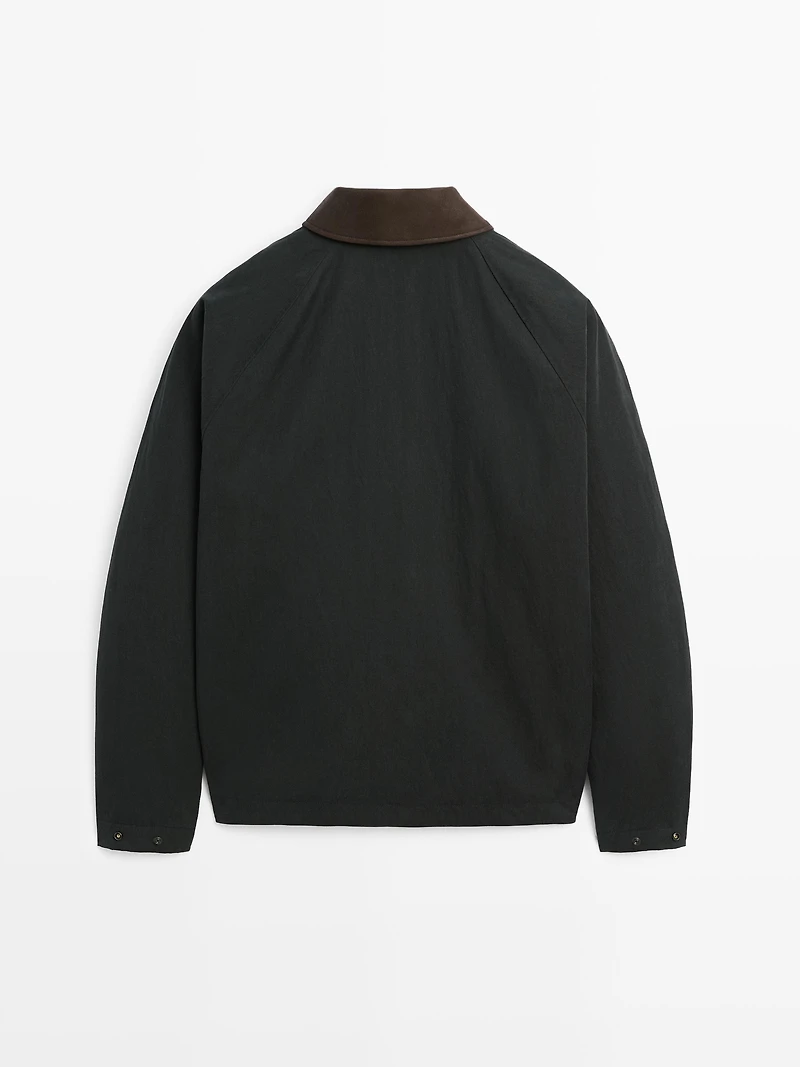 Veste avec col en cuir