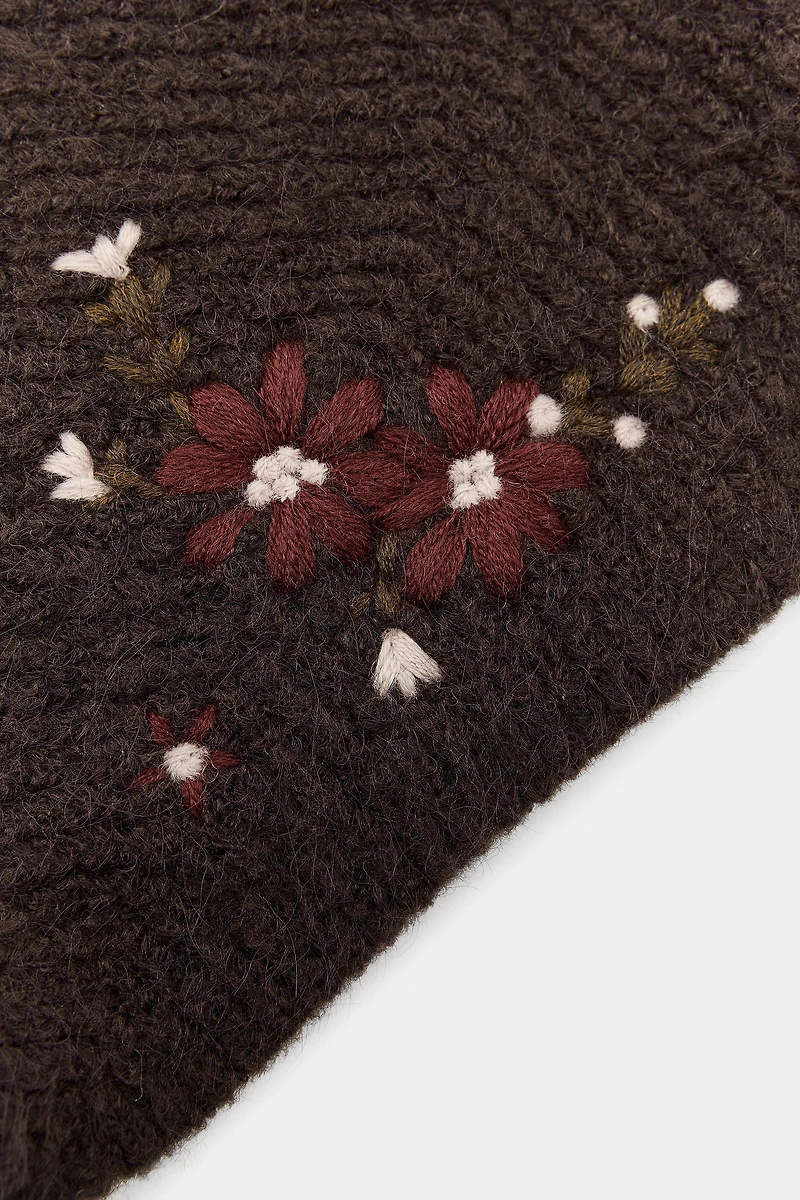 FLORAL EMBROIDERED KNIT BONNET