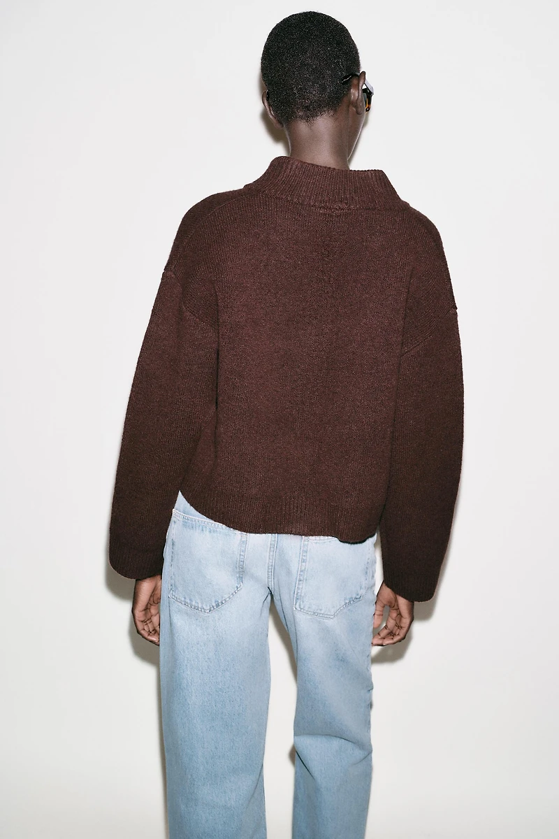 HIGH COLLAR CARDIGAN