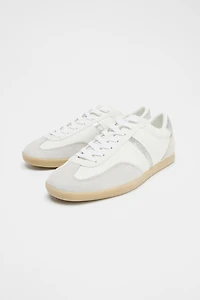ATHLETIC SHOES