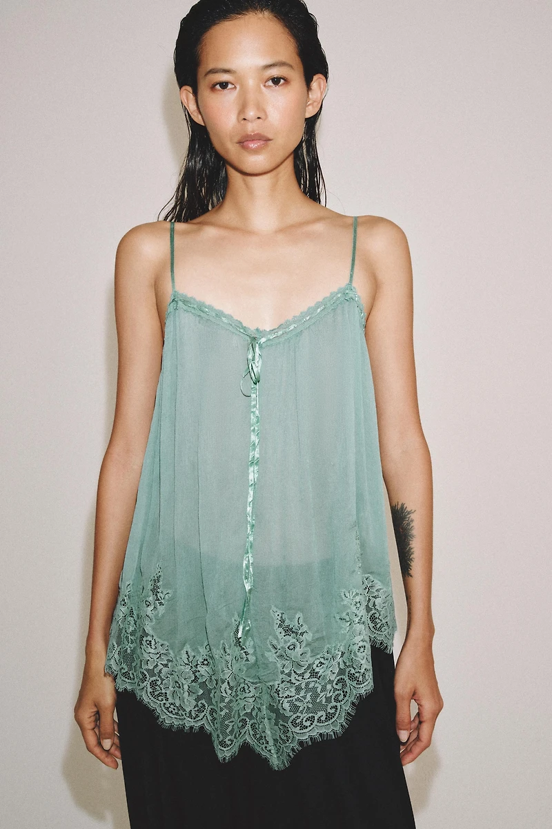 LACE STRAP TOP ZW COLLECTION