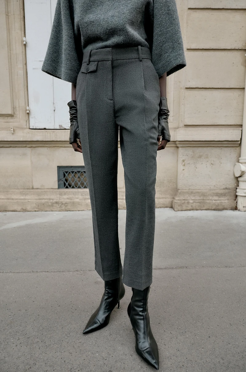 STRIPED PLEATED STRAIGHT LEG PANTS