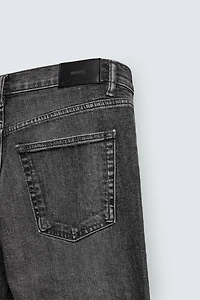 BASIC SLIM FIT JEANS