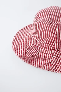 STRIPED BUCKET HAT WITH HEART PATCH