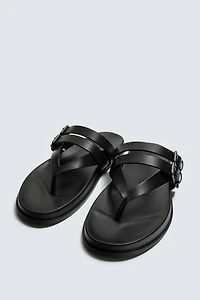 STRAPPY SANDALS WITH BUCKLE DETAIL
