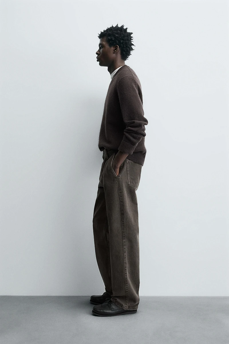 PLEATED STRAIGHT FIT JEANS