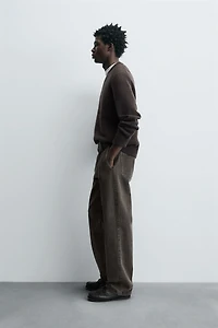 PLEATED STRAIGHT FIT JEANS