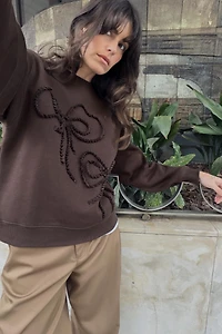 SWEAT LACETS EN RELIEF