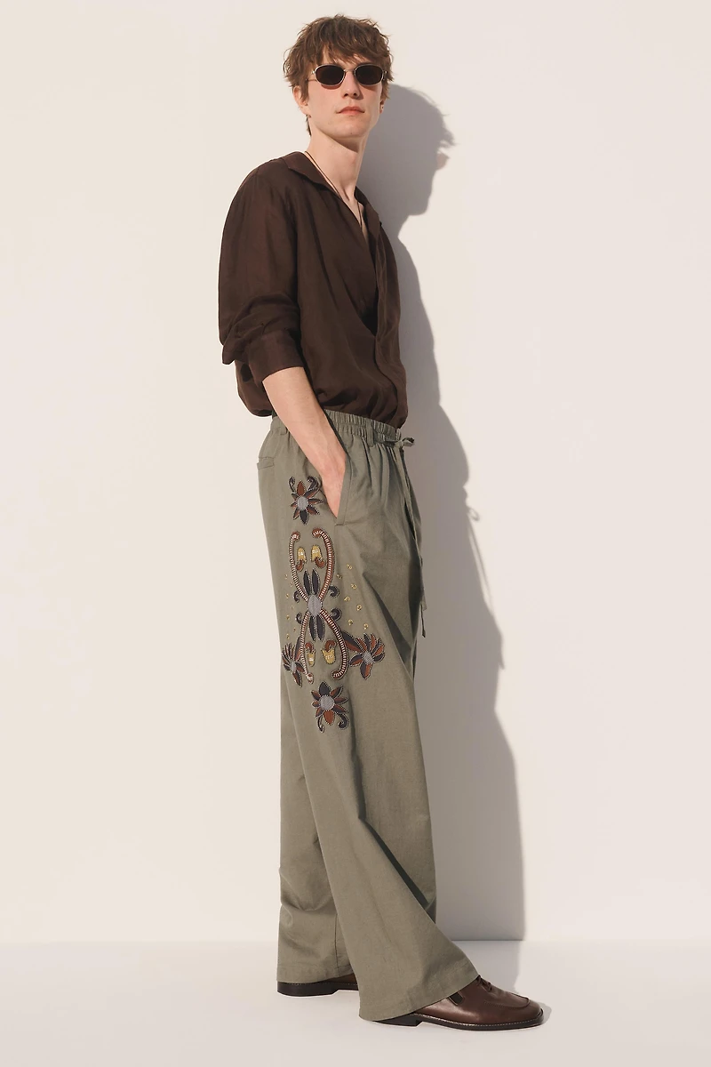 PANTALON LIN ET COTON BRODERIES CONTRASTE