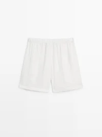 Short flowing Bermuda shorts