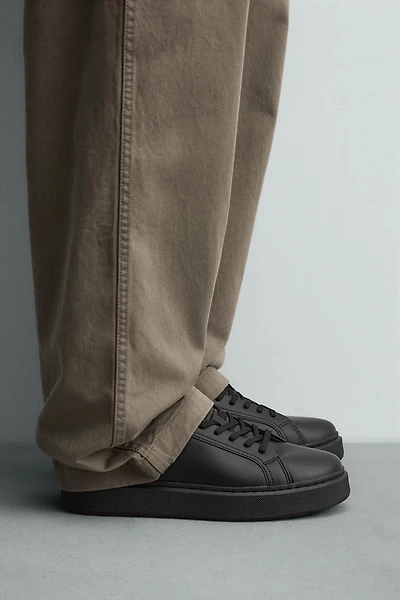 MONOCHROME THICK-SOLED SNEAKERS