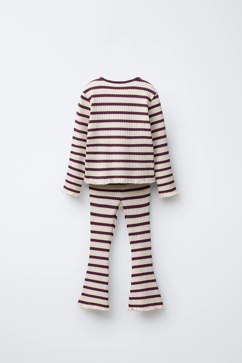 ENSEMBLE T-SHIRT ET LEGGING FLARE CÔTELÉ À RAYURES