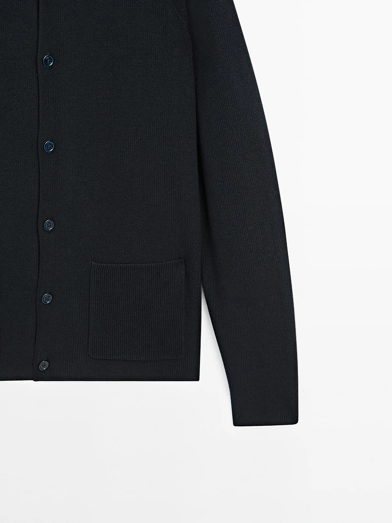 Cotton knit cardigan with buttons