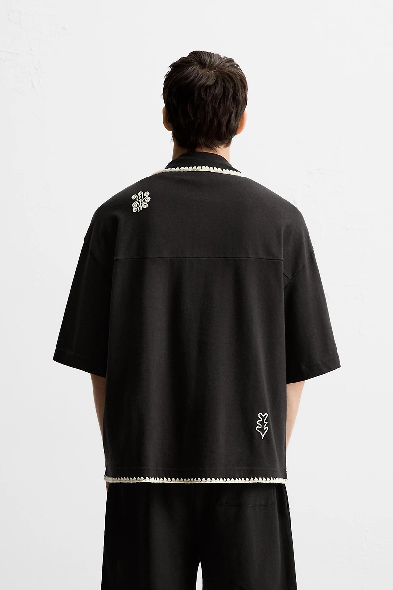 CONTRAST EMBROIDERY SHIRT