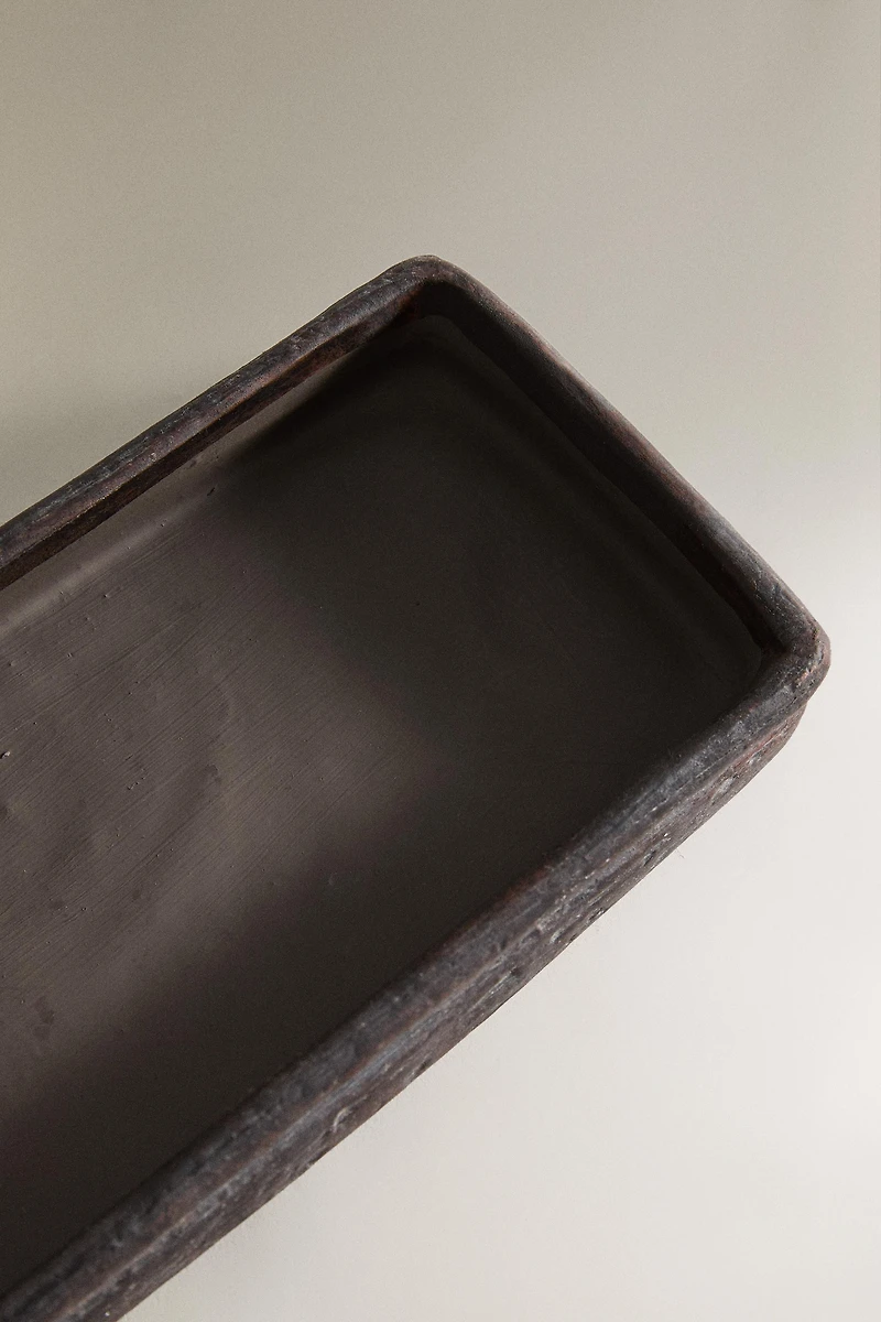 CERAMIC TRAY WITH RECTANGULAR EDGES