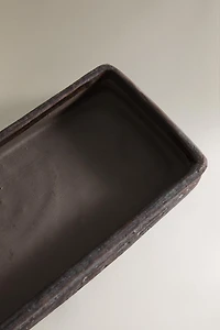 CERAMIC TRAY WITH RECTANGULAR EDGES