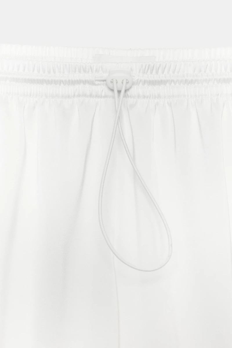 BERMUDA SATINÉE AVEC STOPPER