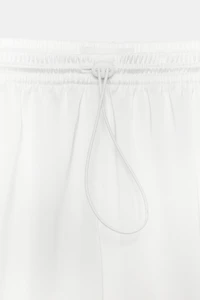 BERMUDA SATINÉE AVEC STOPPER