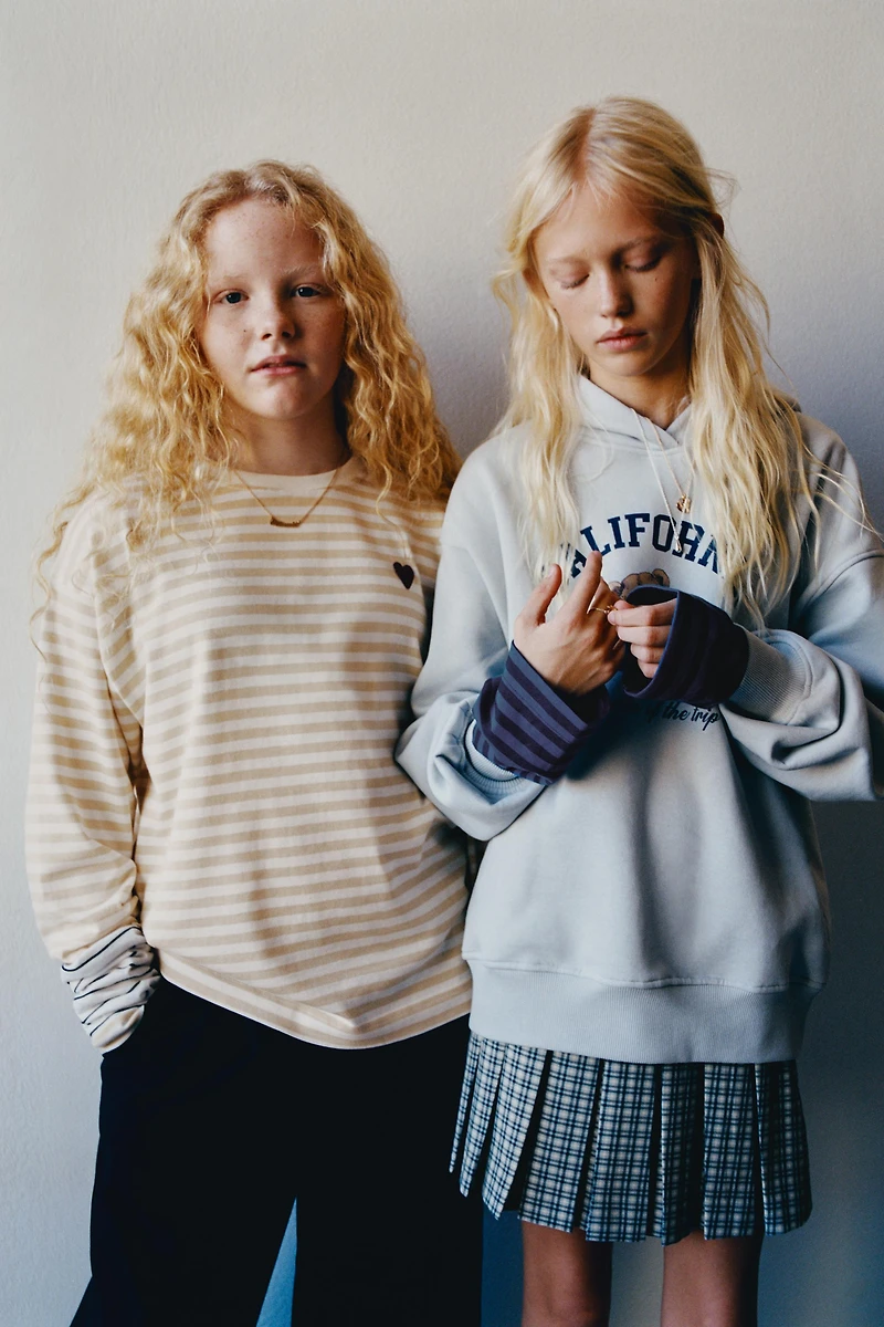 EMBROIDERED HEART STRIPED T-SHIRT