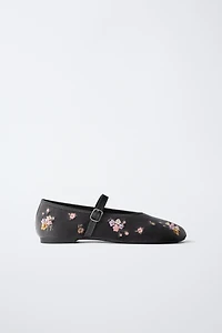 FLORAL EMBROIDERED BALLET FLATS