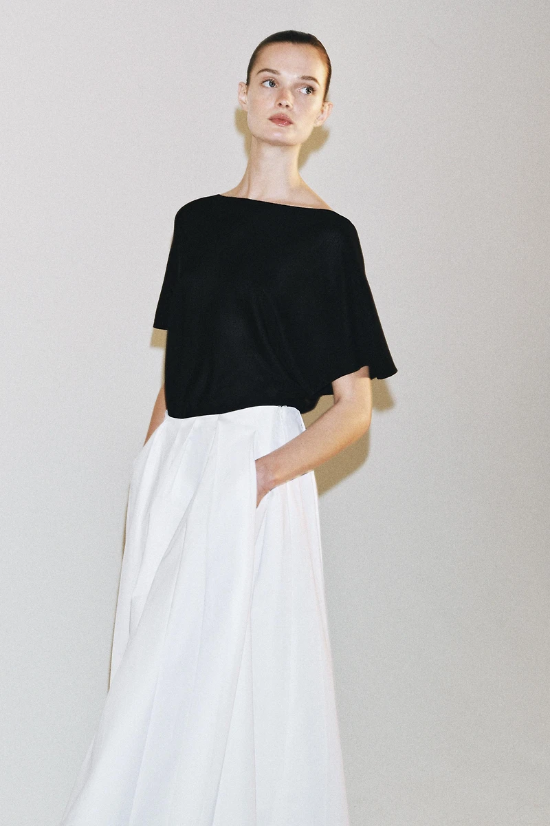 BOAT NECK KNIT TOP