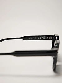 Lunettes de soleil géométriques