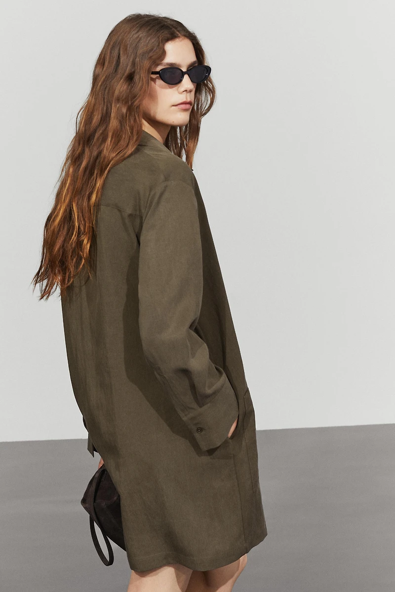 Short shirt dress with pocket detail