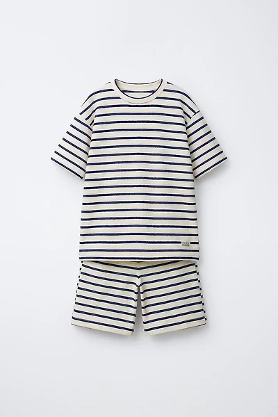 STRIPED TEXTURE T-SHIRT AND BERMUDA SET
