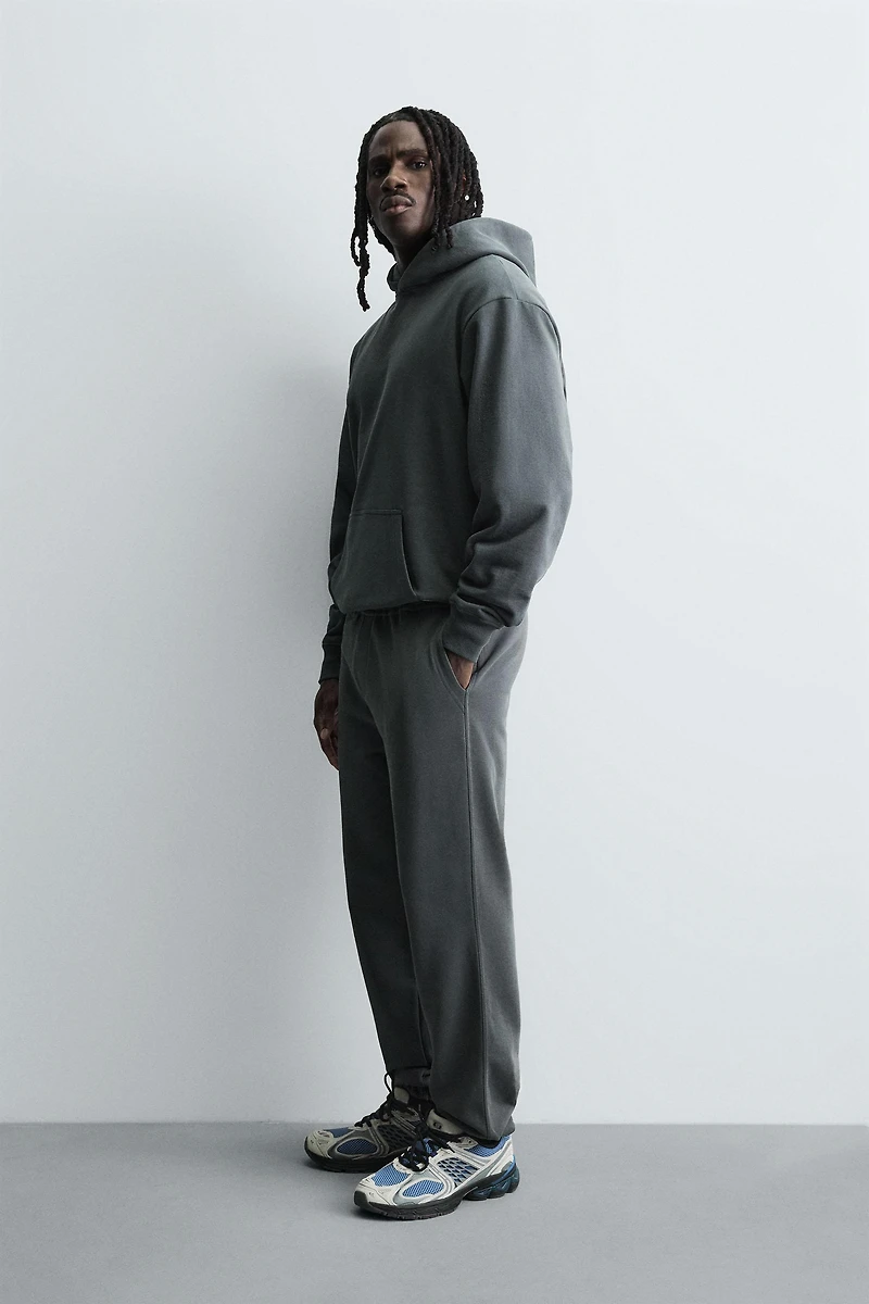 RELAXED FIT JOGGING PANTS