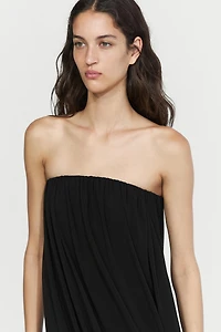 Strapless flowing top