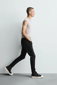 RIPPED SKINNY FIT JEANS
