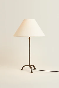 TRIPOD BASE TABLE LAMP