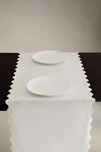 TABLE RUNNER WITH EMBROIDERED BLONDE LACE