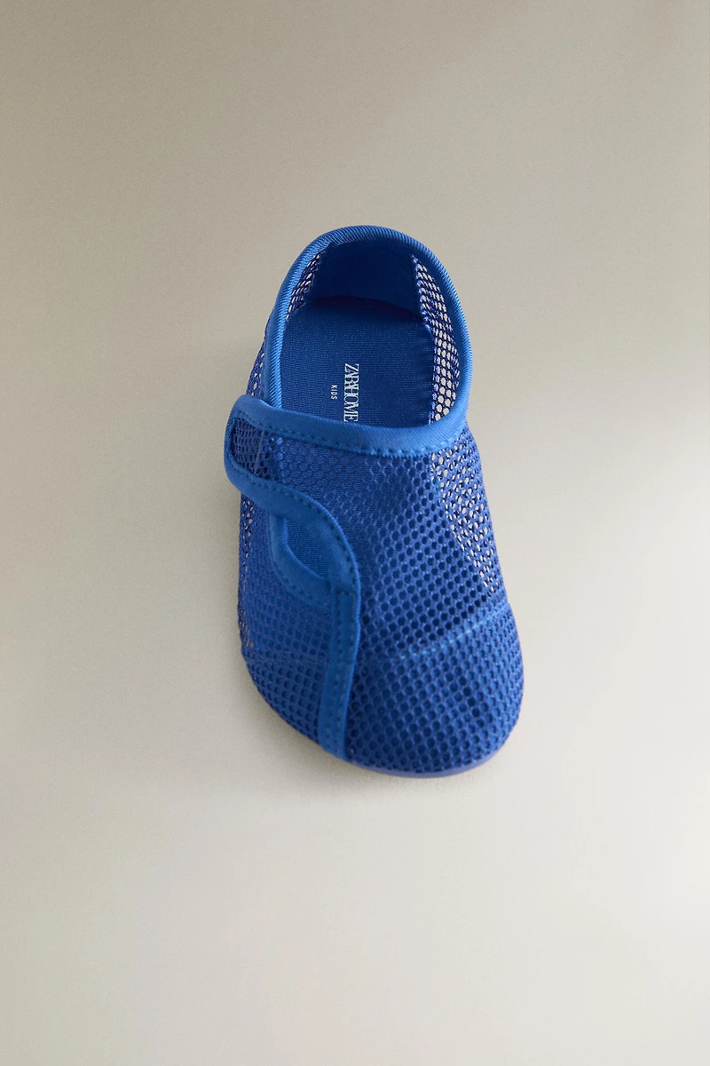 KIDS' MESH SLIPPERS