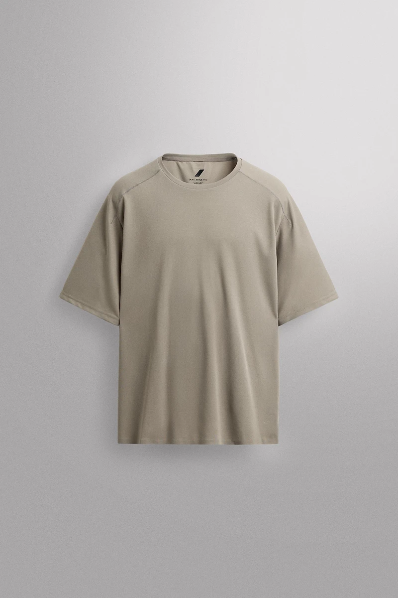 TECHNICAL PIQUÉ TEXTURE T-SHIRT