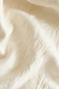 FLORAL JACQUARD BEDSPREAD