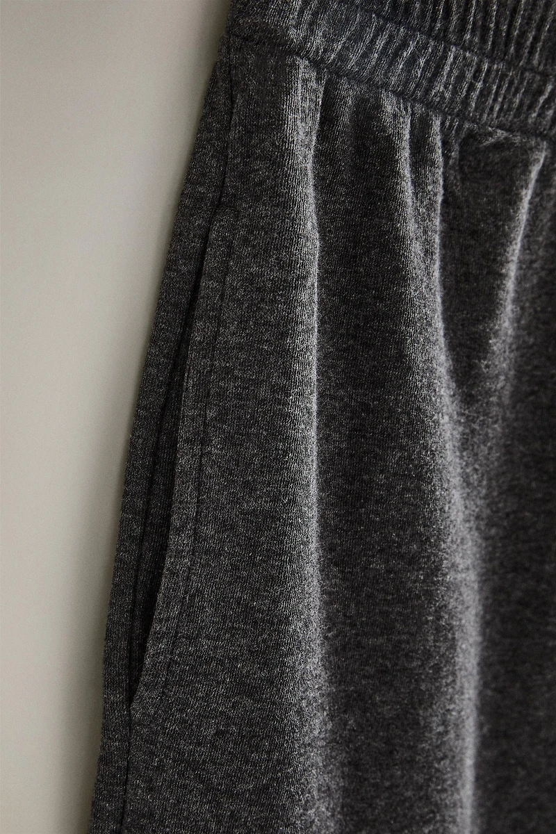 SHORT STRAIGHT SHORTS