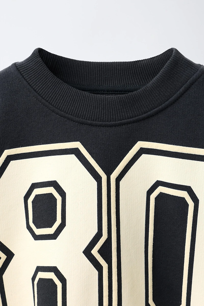 NUMBER PRINT SWEATSHIRT
