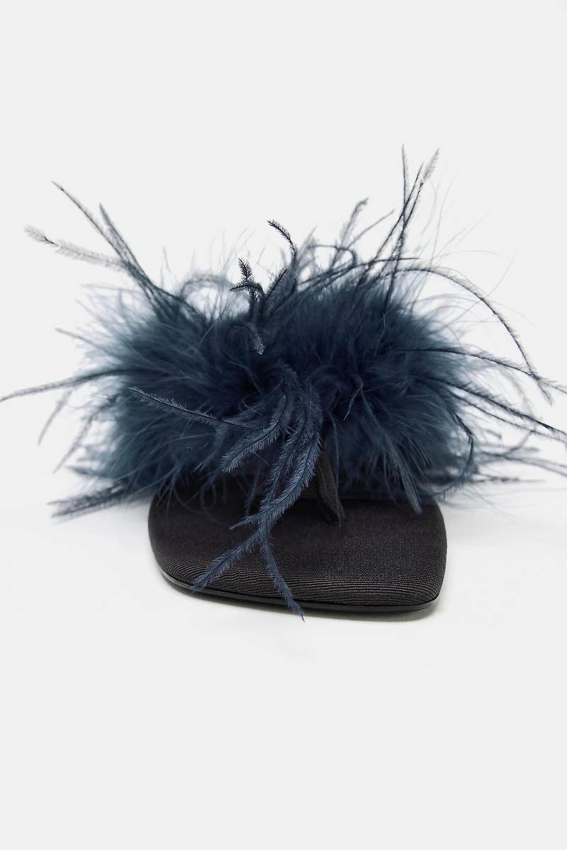 FEATHER FLAT SANDALS