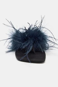 FEATHER FLAT SANDALS