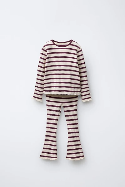 ENSEMBLE T-SHIRT ET LEGGING FLARE CÔTELÉ À RAYURES