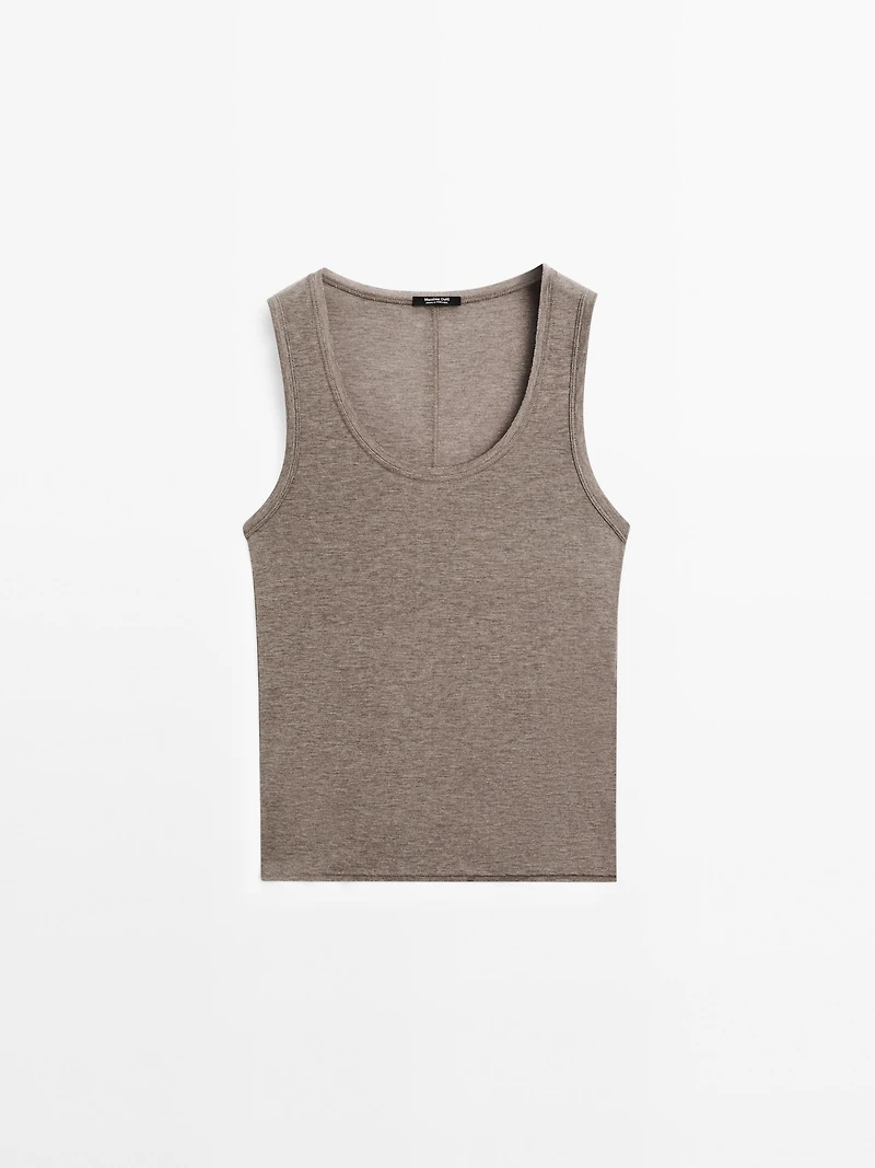 Round neck top with seam details