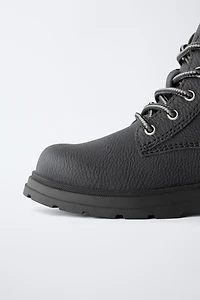 LACED BOOTS
