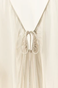 TOP SEMI-TRANSPARENT FLUIDE