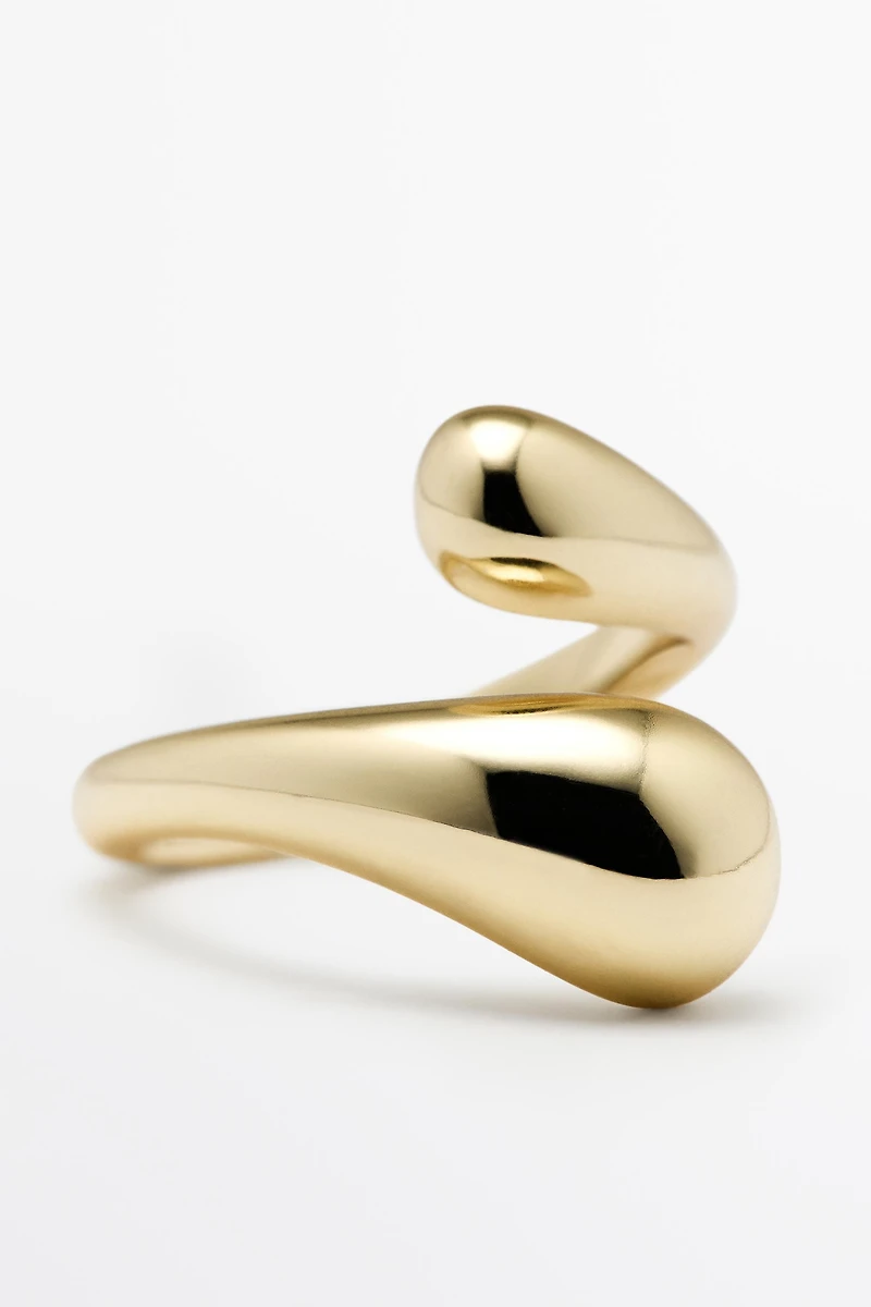 Double teardrop ring