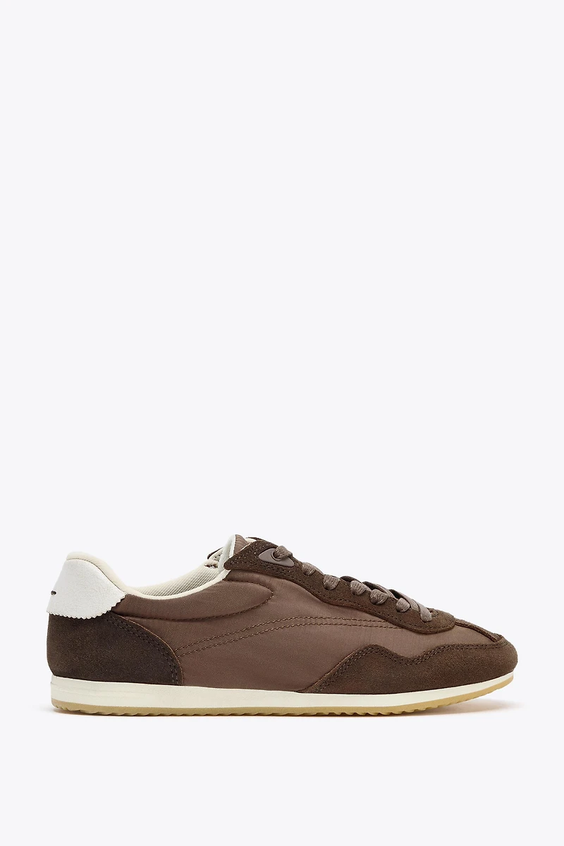 SOFT SNEAKERS