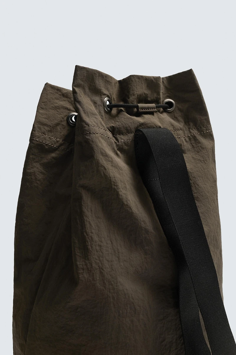 TECHNICAL BUCKET BAG