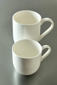 WHITE PORCELAIN MUG