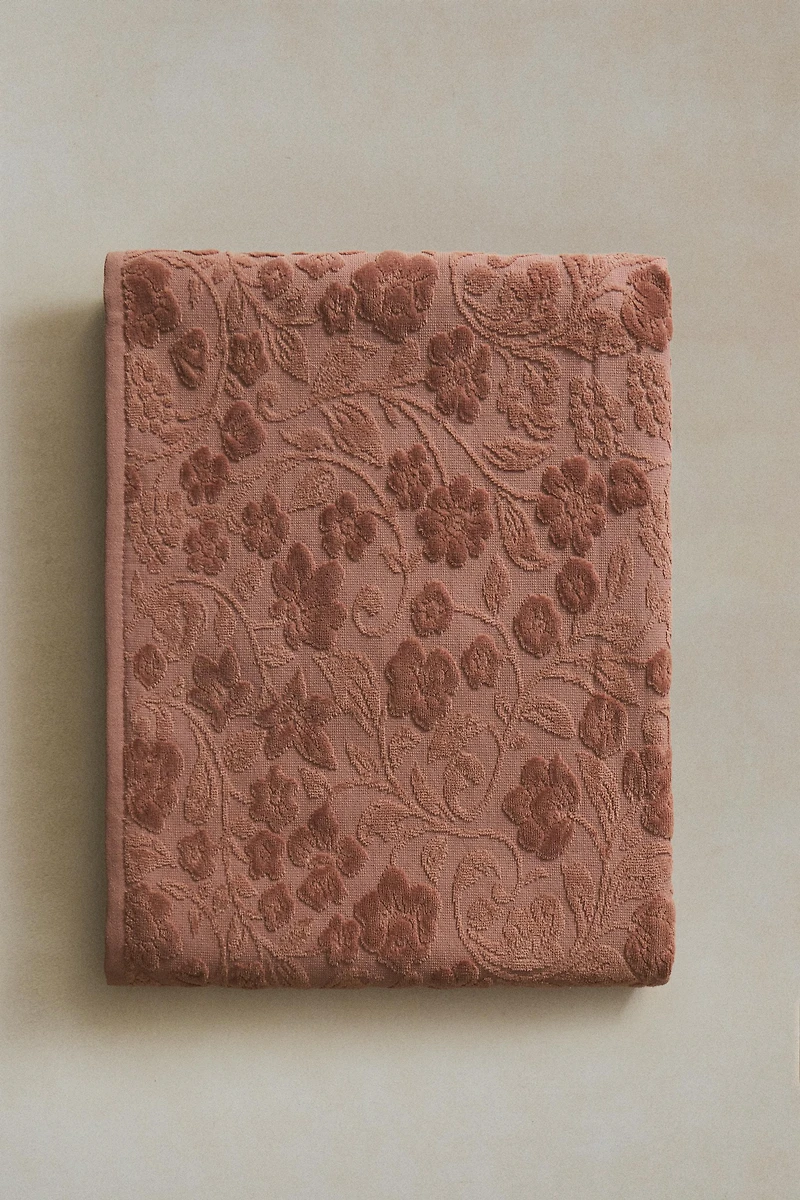 FLORAL JACQUARD BATH TOWEL